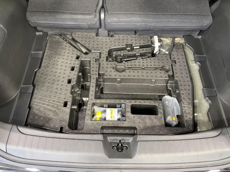 2024 Nissan Aura 6AA-FE13 (UW-6a45d5f573a51)[21]