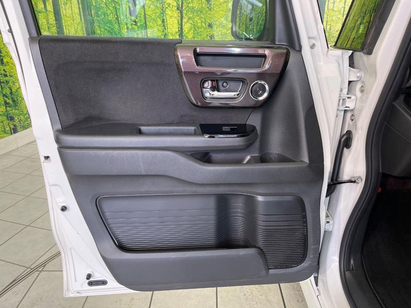 2018 Honda N-BOX CUSTOM DBA-JF3 (UW-6a45d64665fc5)[13]