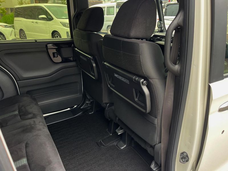 2021 Honda N-BOX CUSTOM 6BA-JF3 (UW-6a45d651c1ad3)[19]