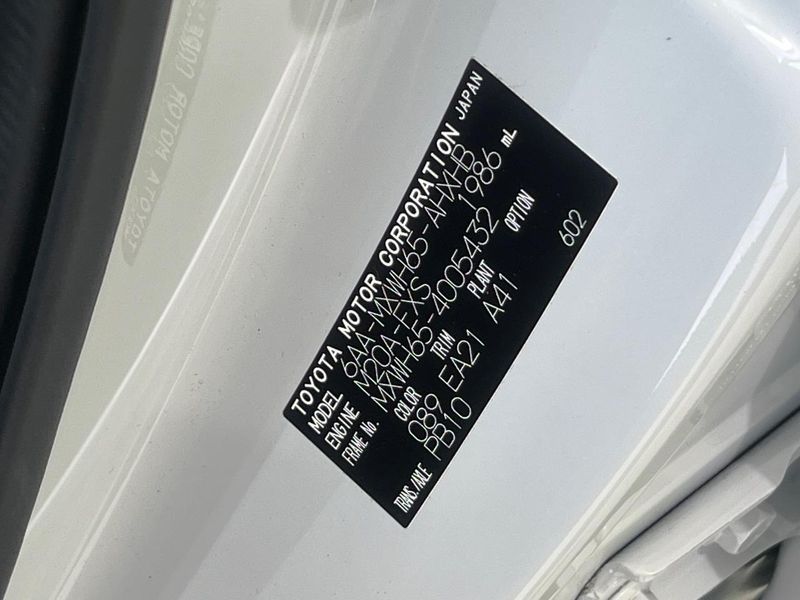 2023 Toyota Prius 6AA-MXWH65 (UW-6a45d72dd5316)[1]