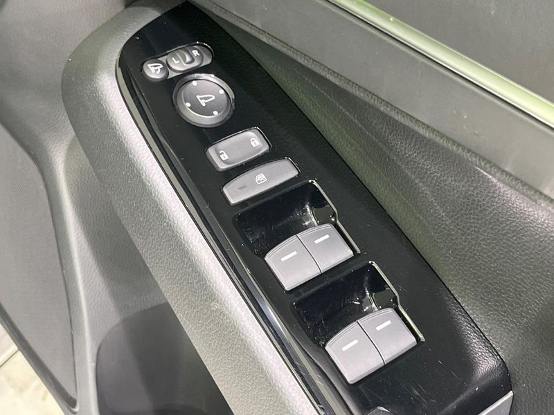 2021 Honda Vezel 6AA-RV5 (UW-6a45d75b8bf77)[12]