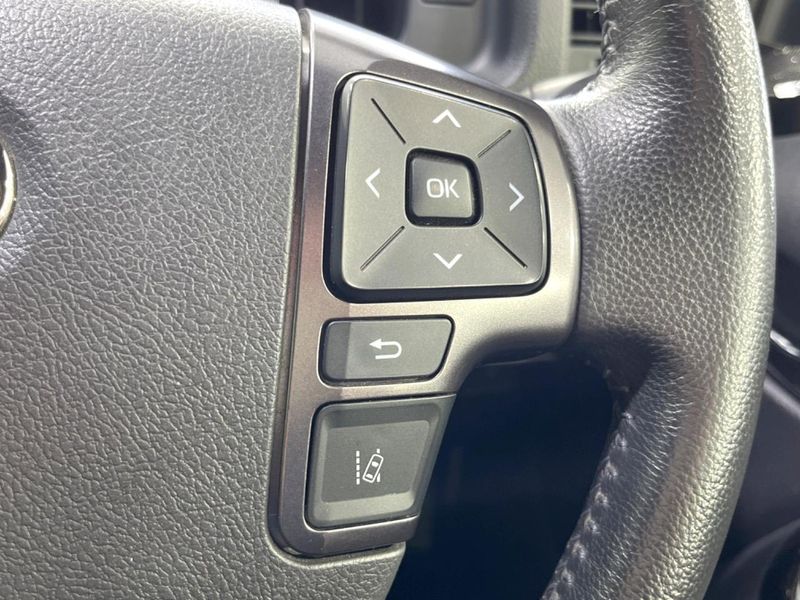2020 Toyota Hiace Van 3BF-TRH200V (UW-6a45d77433949)[23]