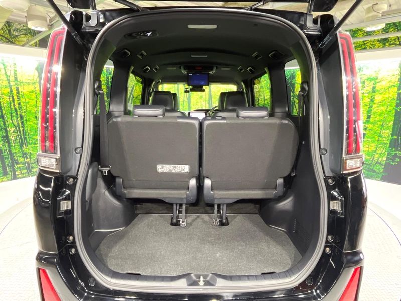 2018 Toyota Noah DBA-ZRR80W (UW-6a45d79e936a9)[13]