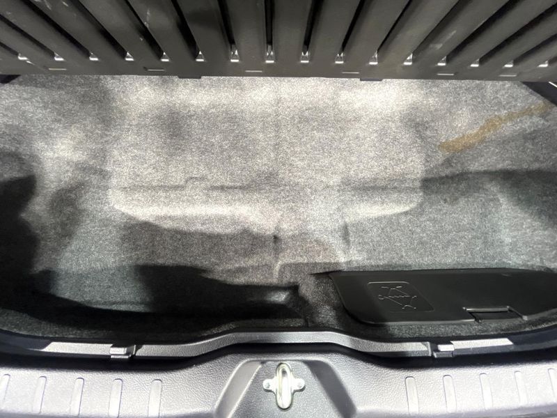 2018 Toyota Noah DBA-ZRR80W (UW-6a45d79e936a9)[15]
