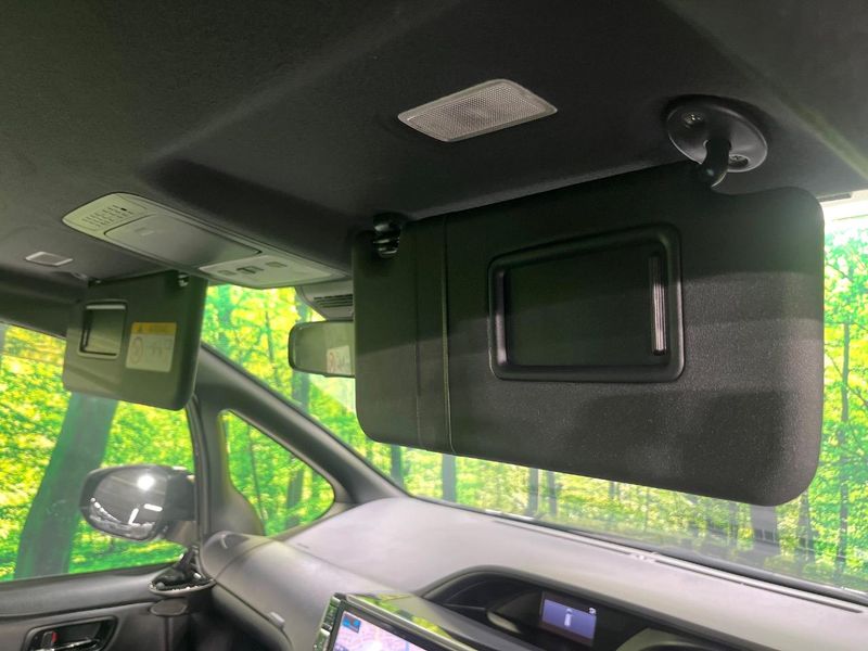 2018 Toyota Noah DBA-ZRR80W (UW-6a45d79e936a9)[22]