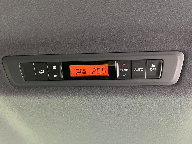 2021 Toyota Noah 3BA-ZRR85W (UW-6a45d7a59b9d2)[19]