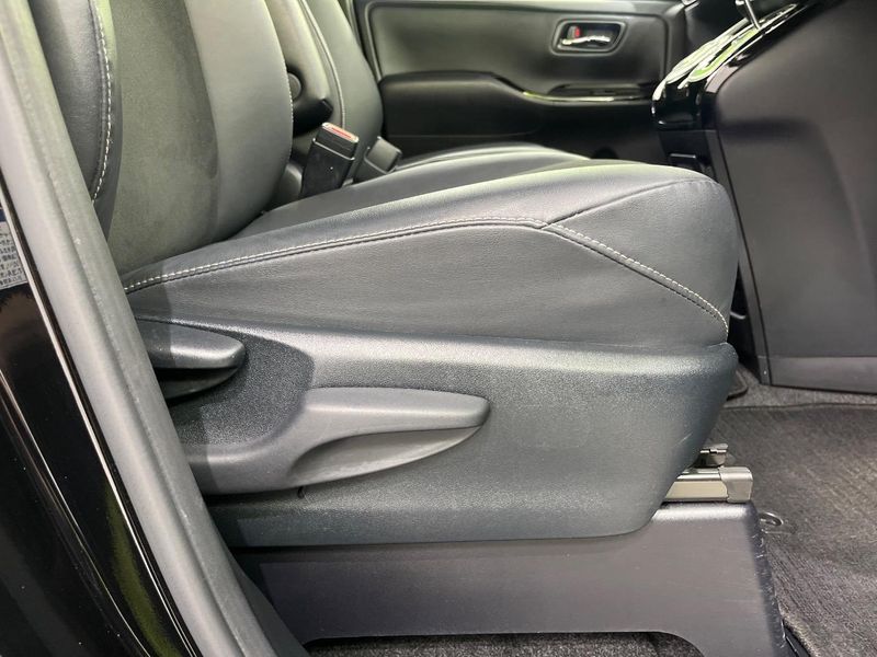 2021 Toyota Noah 3BA-ZRR85W (UW-6a45d7a59b9d2)[17]