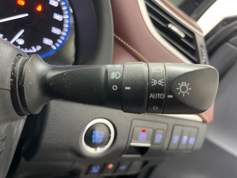 2017 Toyota Harrier DBA-ZSU60W (UW-6a45d7a8748bc)[23]
