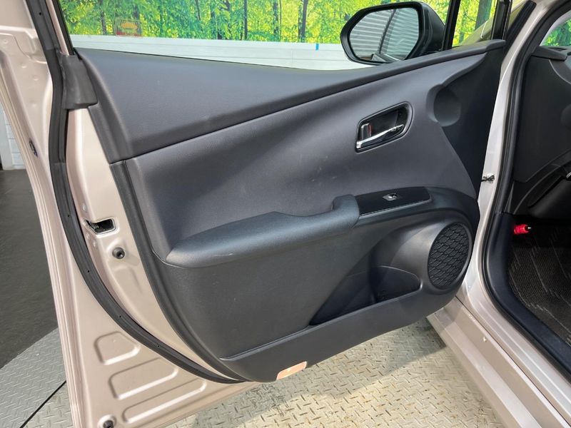 2016 Toyota Prius DAA-ZVW51 (UW-6a45d7bb955b9)[18]