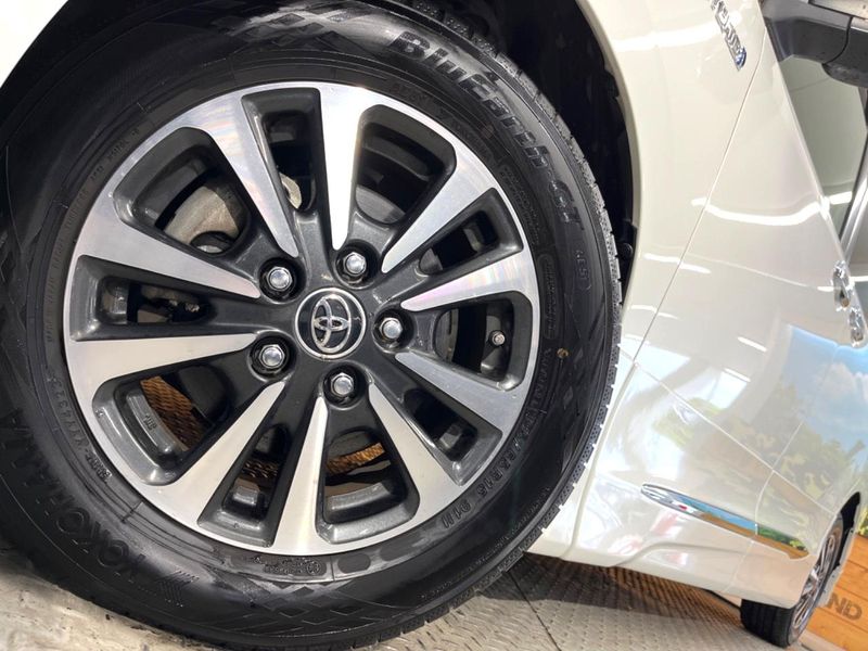 2018 Toyota Esquire DAA-ZWR80G (UW-6a45d7c27aa0d)[24]