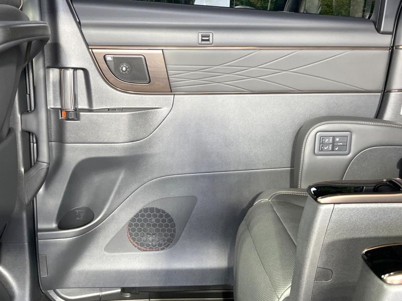 2025 Toyota Alphard Hybrid 6AA-AAHH40W (UW-6a472708efadb)[13]