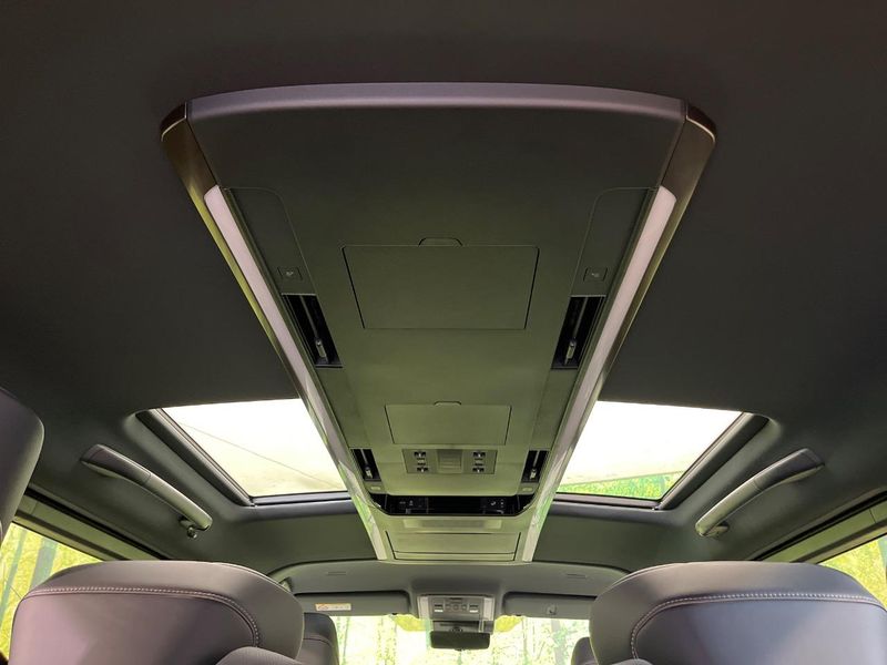 2025 Toyota Alphard Hybrid 6AA-AAHH45W (UW-6a47270a7025e)[28]