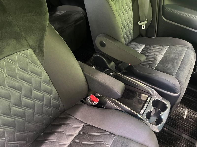 2018 Toyota Vellfire DBA-AGH35W (UW-6a47271f3335c)[27]