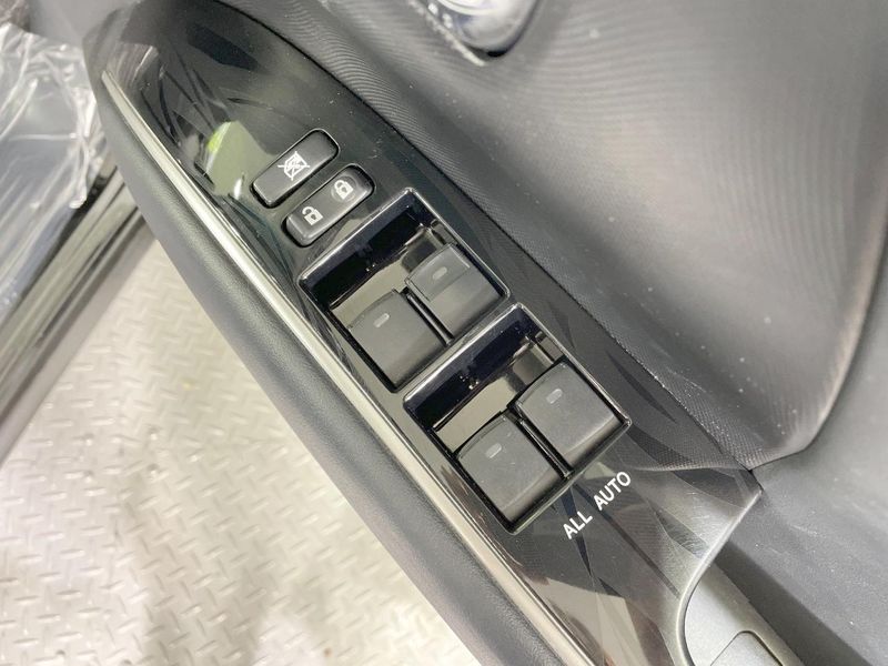 2015 Toyota Estima Hybrid DAA-AHR20W (UW-6a4727259bb97)[15]