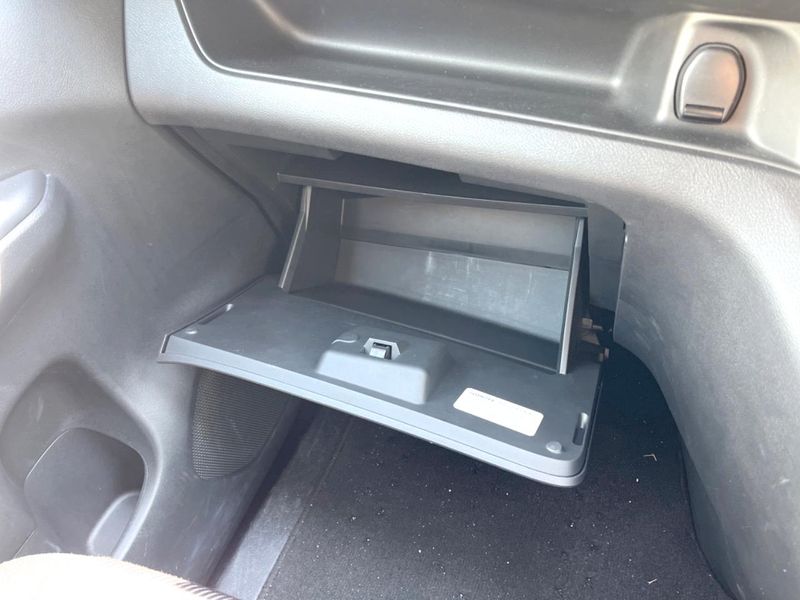 2017 Nissan Serena DAA-GFC27 (UW-6a4727933984e)[13]