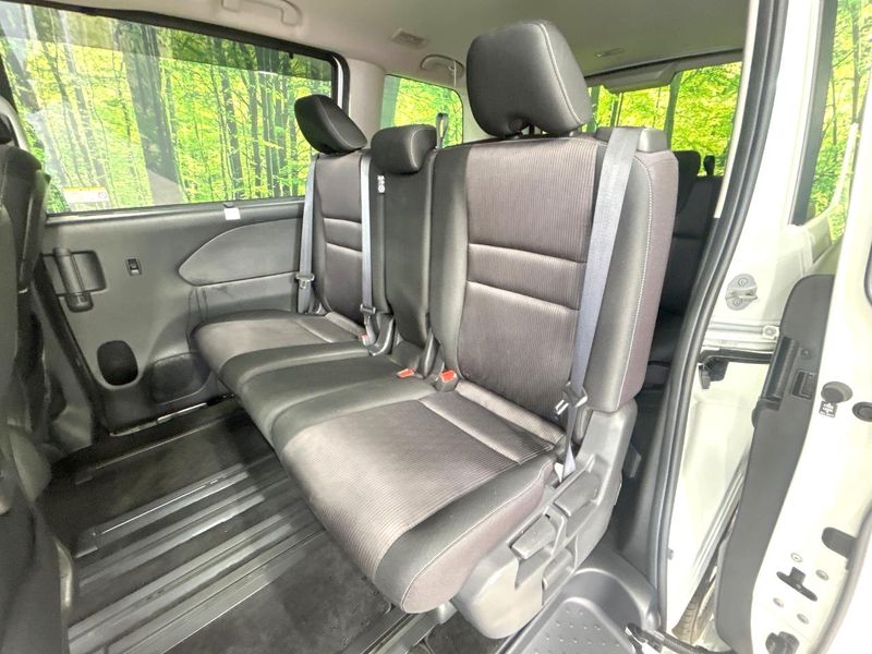 2017 Nissan Serena DAA-GFC27 (UW-6a47279571156)[22]