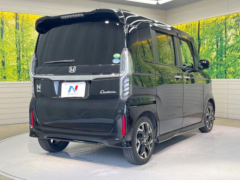2018 Honda N-BOX CUSTOM DBA-JF3 (UW-6a4727ed5d532)[15]