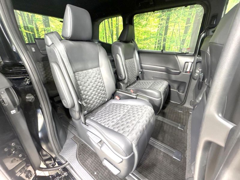 2024 Toyota Voxy 6BA-MZRA90W (UW-6a4728be724ba)[10]