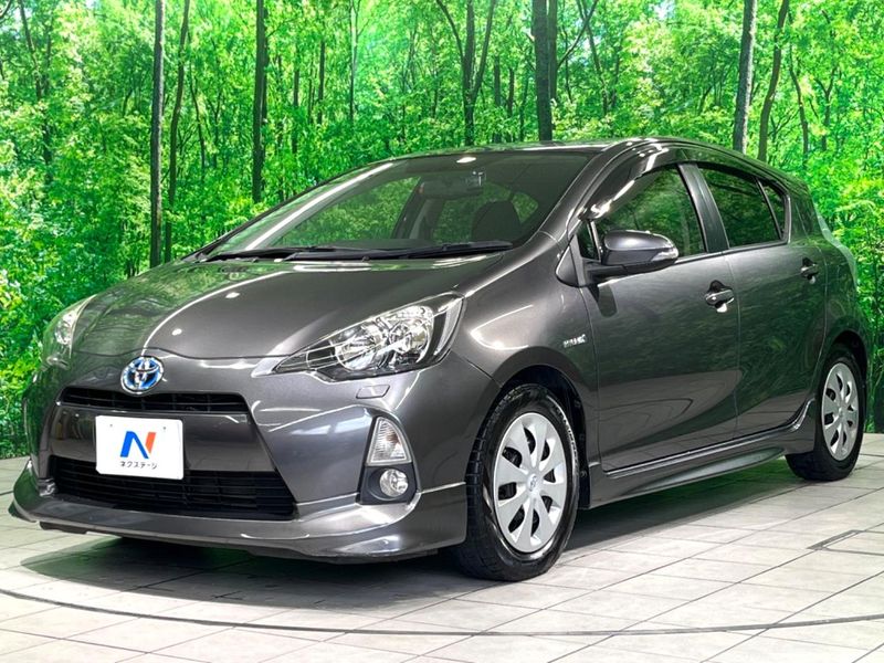 2013 Toyota Aqua DAA-NHP10 (UW-6a4728c53264d)[4]