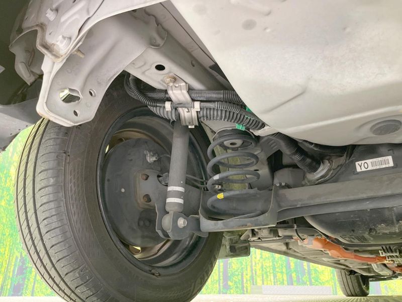 2015 Toyota Aqua DAA-NHP10 (UW-6a4728ca36aec)[17]