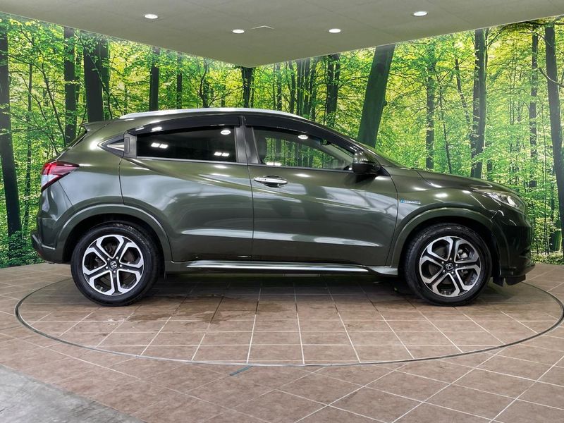 2016 Honda Vezel DAA-RU3 (UW-6a4728e748446)[22]