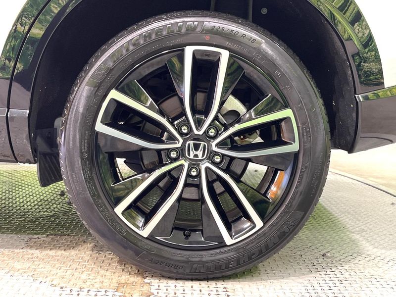 2023 Honda Vezel 6AA-RV5 (UW-6a4728ee2c030)[8]
