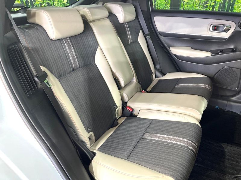 2023 Honda Vezel 6AA-RV5 (UW-6a4728ee2c030)[27]