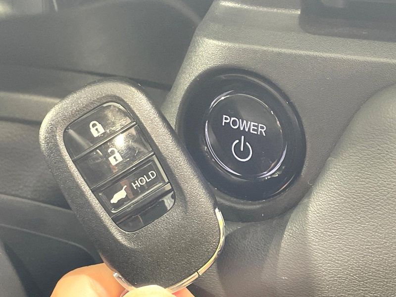 2025 Honda Vezel 6AA-RV5 (UW-6a4728f10f8cb)[23]