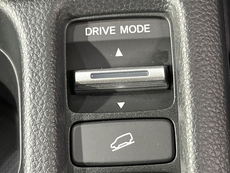 2025 Honda Vezel 6AA-RV5 (UW-6a4728f1d2d52)[24]