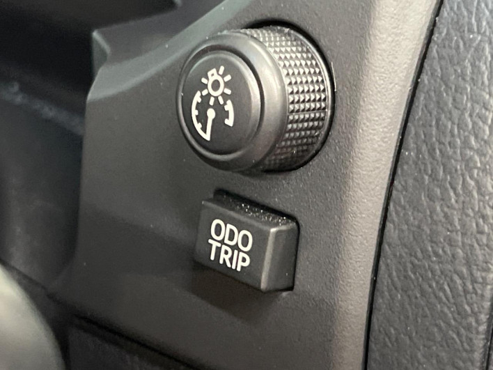 2019 Toyota Land Cruiser Prado CBA-TRJ150W (UW-6a47290adf6e6)[23]