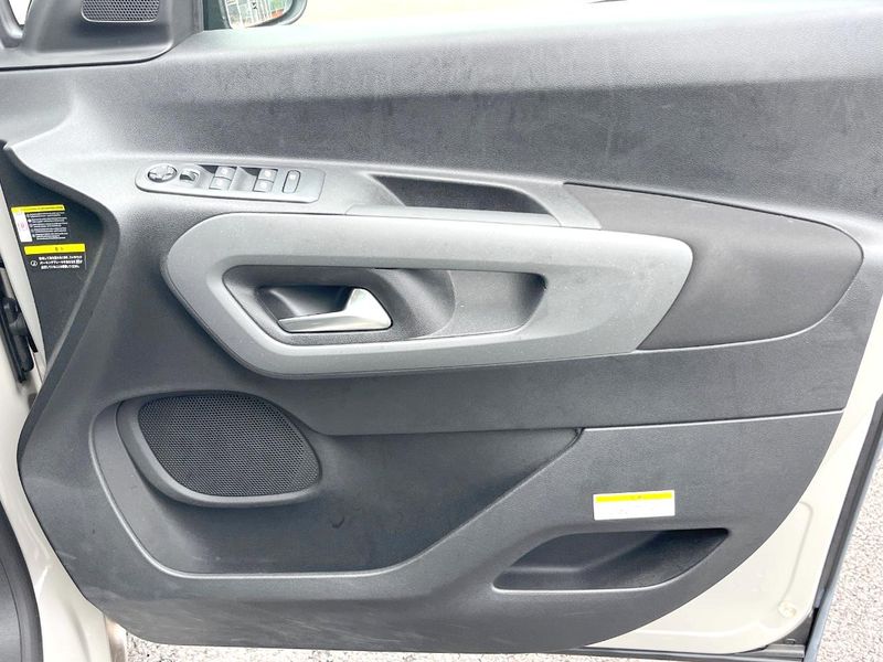 2021 Citroen Berlingo 3DA-K9CYH01 (UW-6a472922d6372)[26]