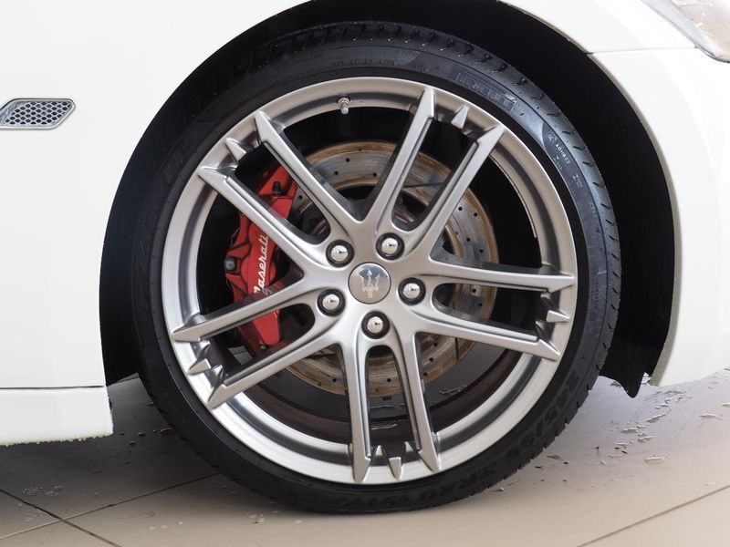 2019 Maserati Granturismo ABA-MGTA1 (UW-6a472939631de)[6]