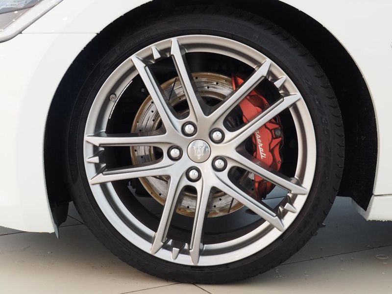 2019 Maserati Granturismo ABA-MGTA1 (UW-6a472939631de)[9]