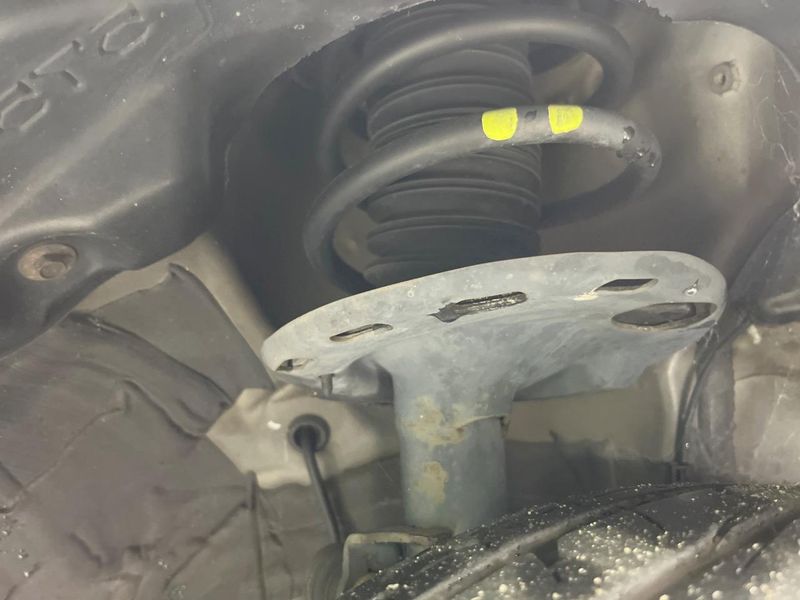 2016 Toyota Voxy DBA-ZRR80W (UW-6a472944747ec)[20]
