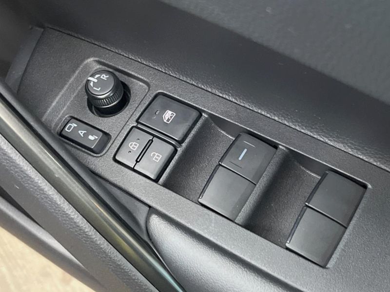 2025 Toyota Corolla Cross 6AA-ZVG13 (UW-6a472950d8461)[19]