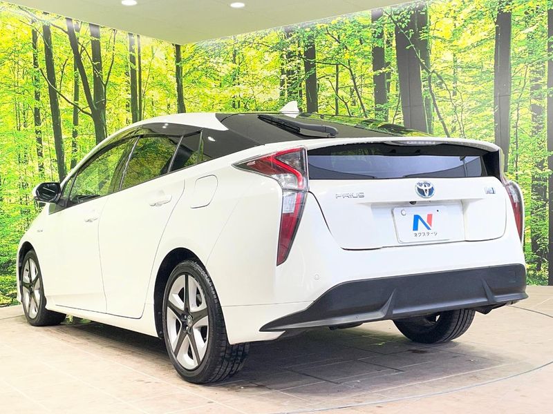 2016 Toyota Prius DAA-ZVW50 (UW-6a47295608d5b)[18]