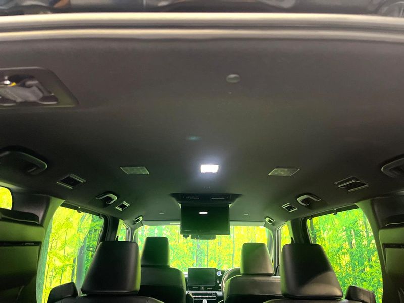 2023 Toyota Voxy 6AA-ZWR90W (UW-6a47296b37032)[21]