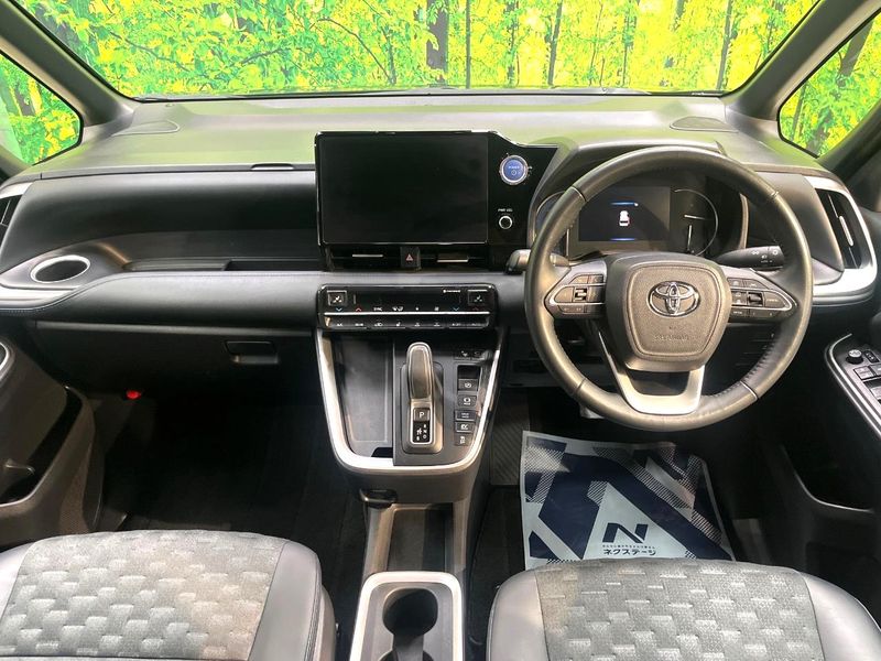 2023 Toyota Voxy 6AA-ZWR90W (UW-6a47296b37032)[16]