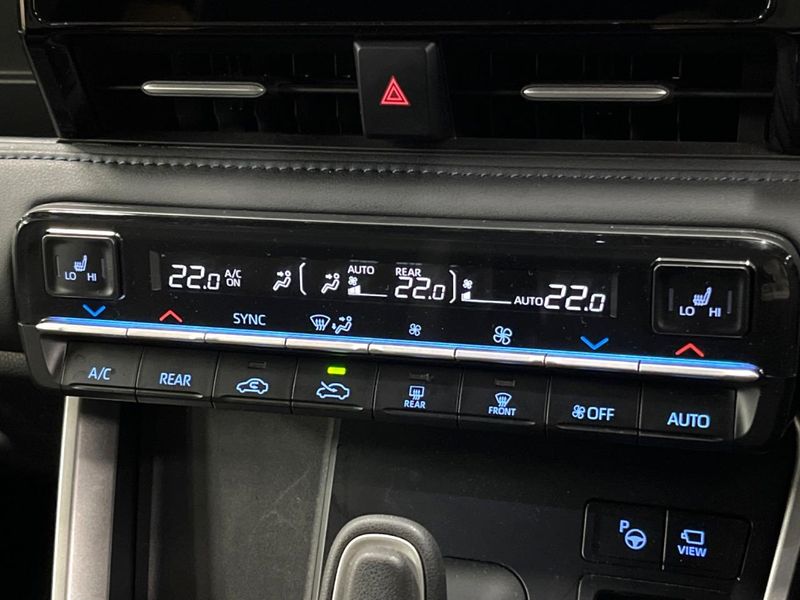 2023 Toyota Voxy 6AA-ZWR90W (UW-6a47296e3ce75)[8]