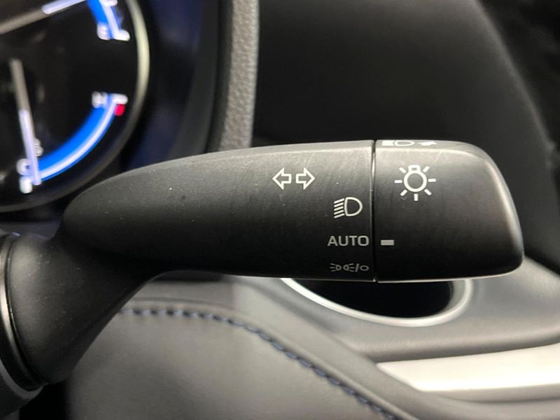 2023 Toyota Voxy 6AA-ZWR90W (UW-6a47296e3ce75)[23]