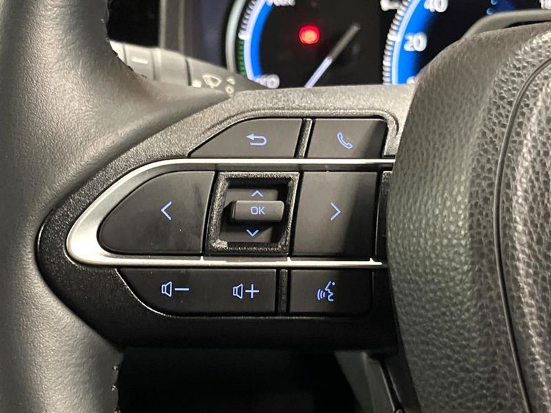 2023 Toyota Voxy 6AA-ZWR90W (UW-6a47296e3ce75)[18]