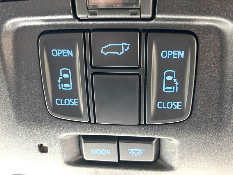 2019 Toyota Alphard Hybrid DAA-AYH30W (UW-6a48a7e3de45b)[28]