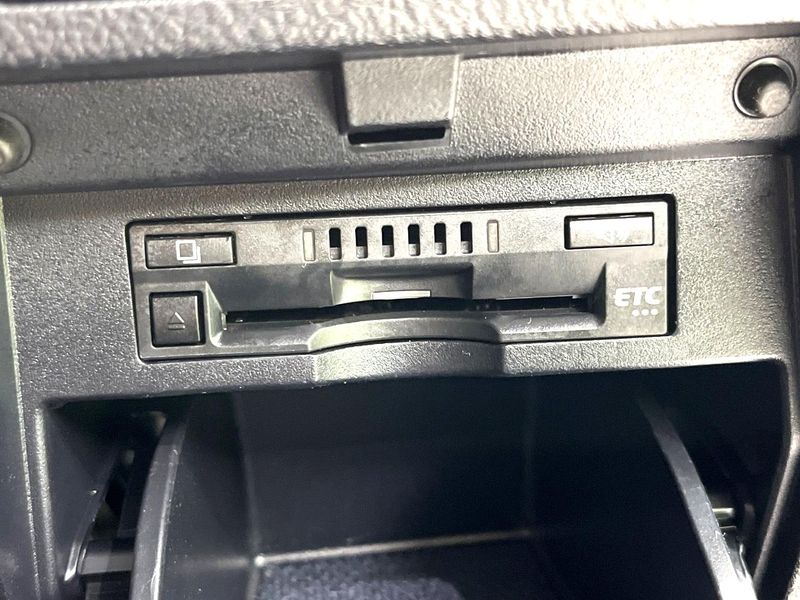 2019 Toyota Alphard Hybrid DAA-AYH30W (UW-6a48a7e3de45b)[17]