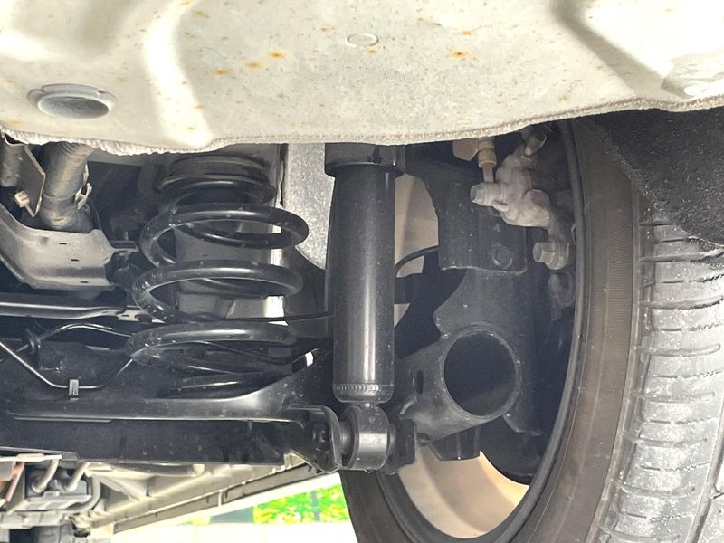2017 Nissan Serena DAA-GFC27 (UW-6a48a870e0faf)[11]
