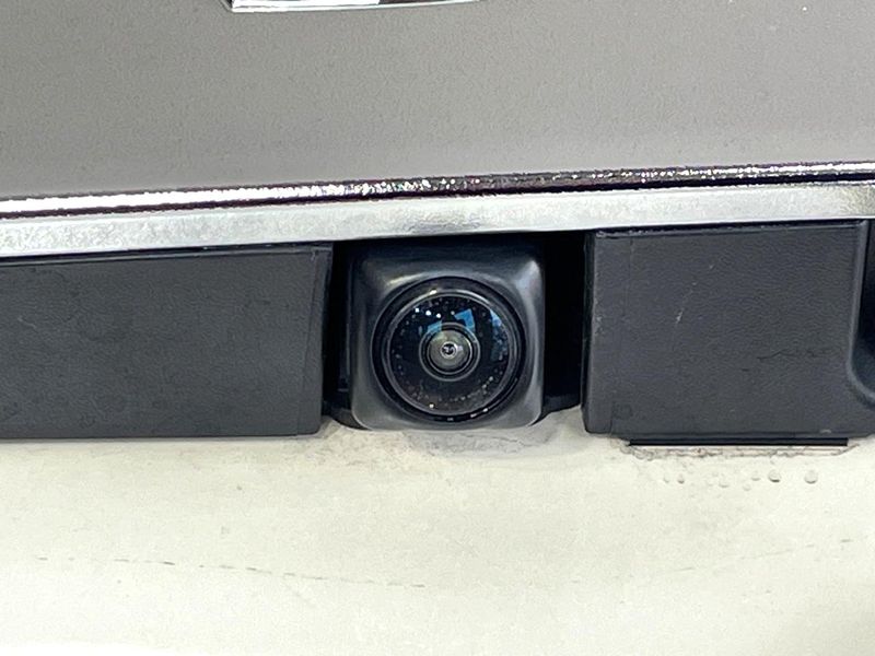2017 Nissan Serena DAA-GFC27 (UW-6a48a870e0faf)[18]