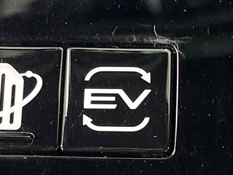 2023 Mitsubishi OUTLANDER PHEV 5LA-GN0W (UW-6a48a88a025bd)[29]