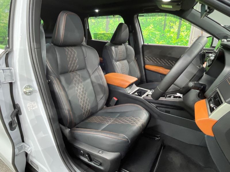2023 Mitsubishi OUTLANDER PHEV 5LA-GN0W (UW-6a48a88a025bd)[16]