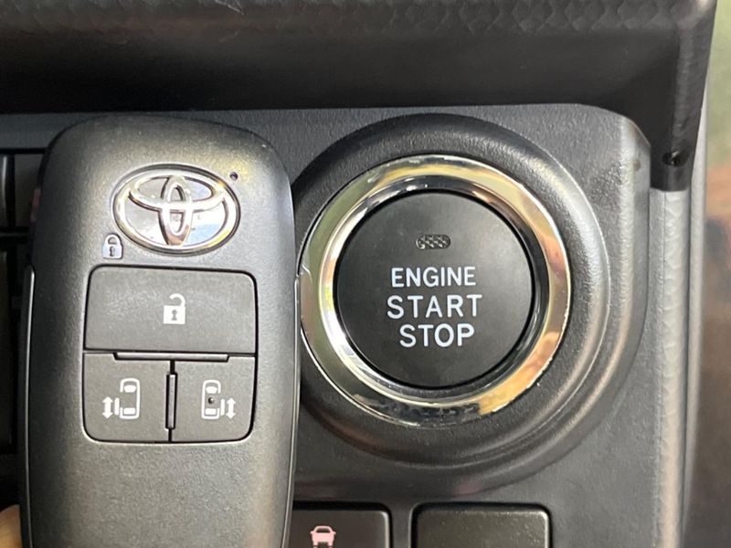 2021 Toyota Roomy 5BA-M900A (UW-6a48a9b96f384)[25]