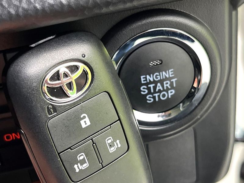 2025 Toyota Roomy 5BA-M900A (UW-6a48a9c33653b)[9]