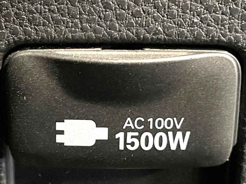 2022 Toyota Aqua 6AA-MXPK11 (UW-6a48aa54b92e3)[6]